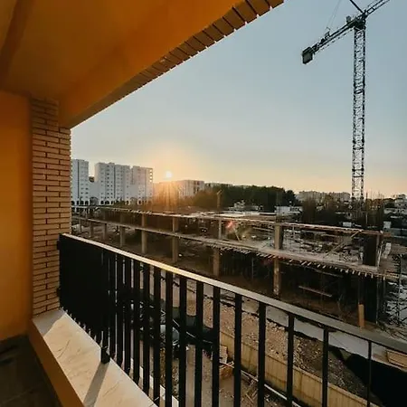 Two Bedroom Luxury Apartment *